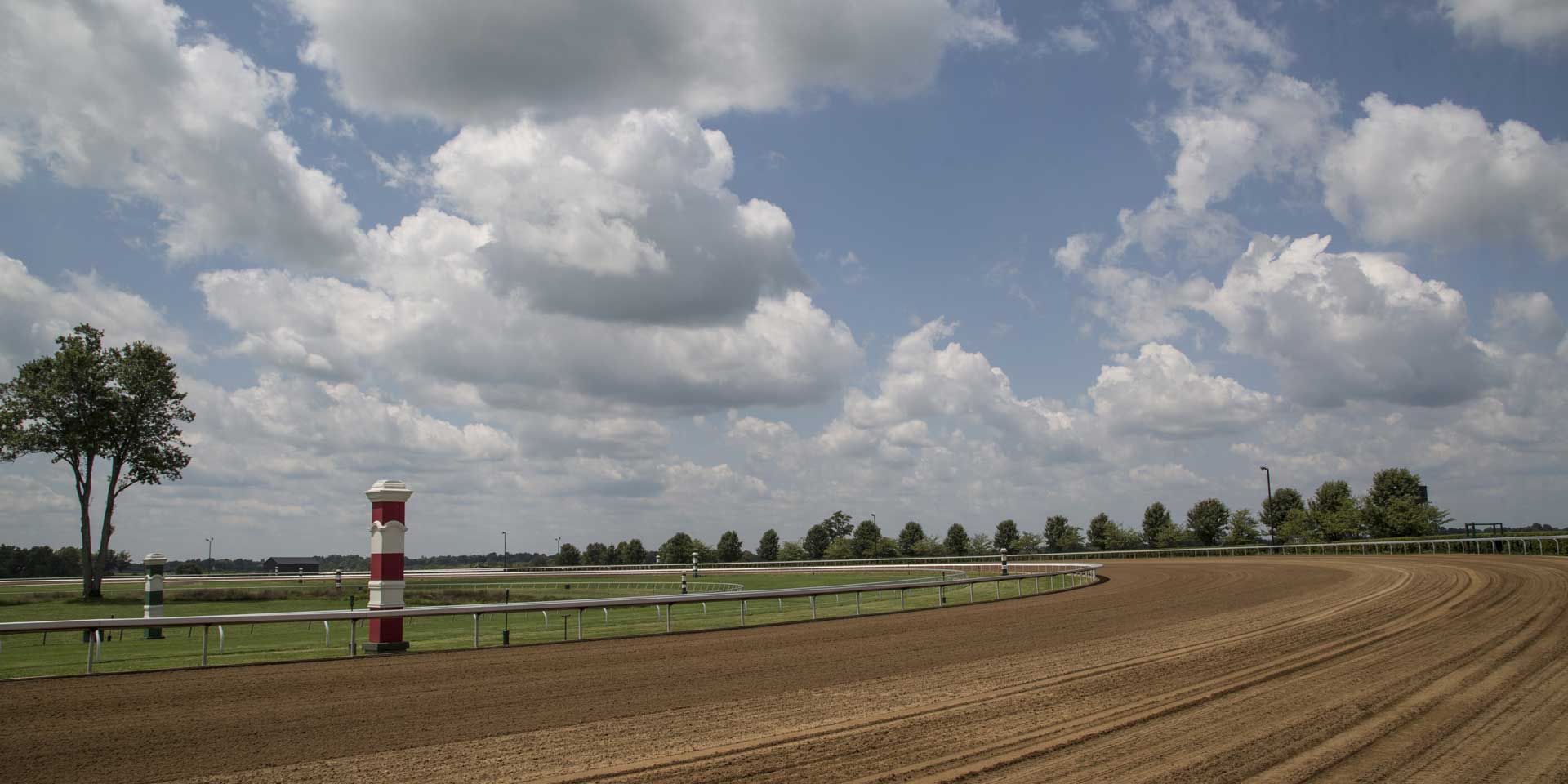 A wide shot of one of Keenfields’s dirt tracks.